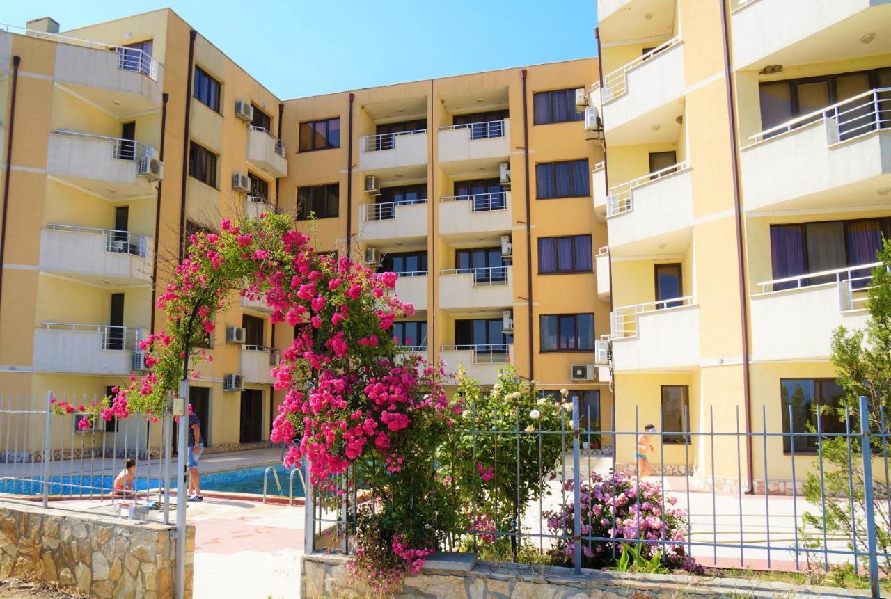 Apartments Paskalina Бяла Екстериор снимка