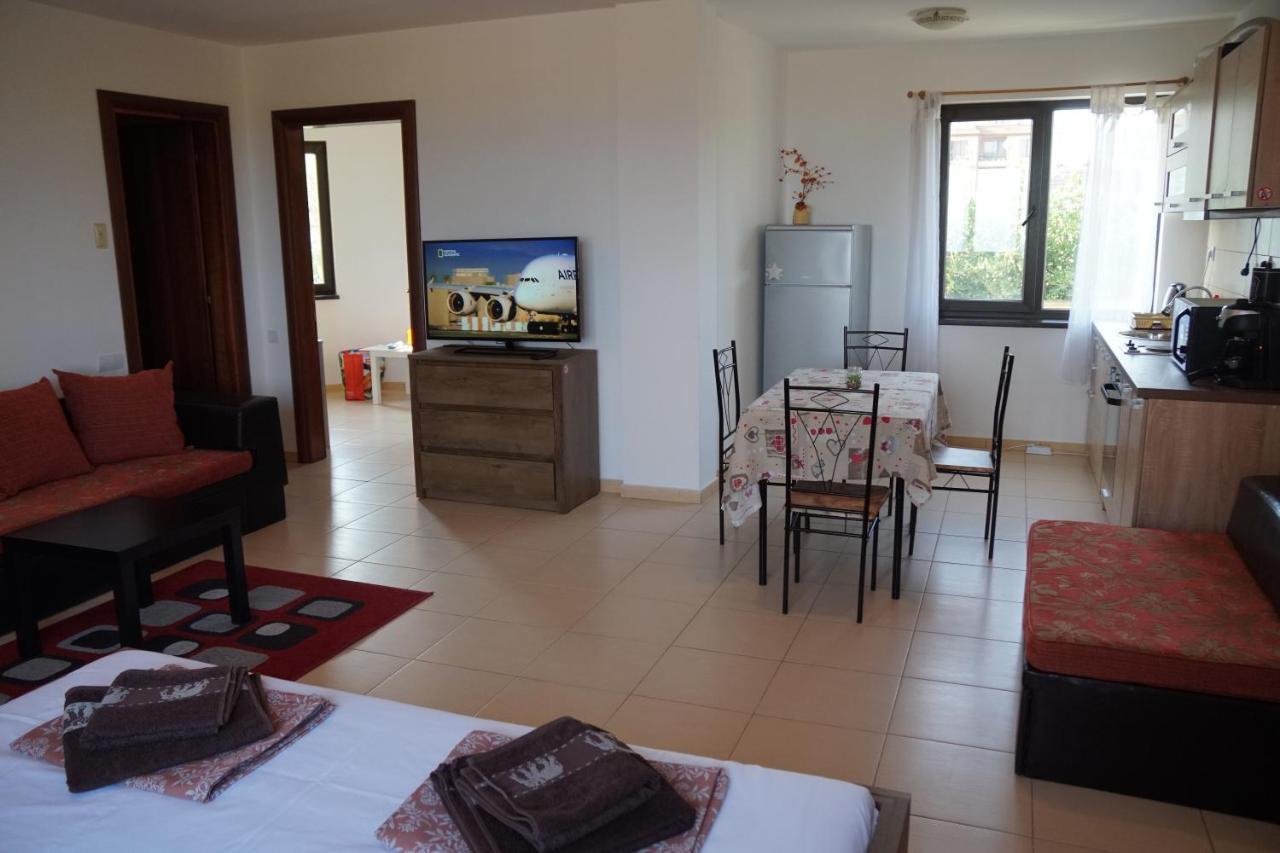 Apartments Paskalina Бяла Екстериор снимка